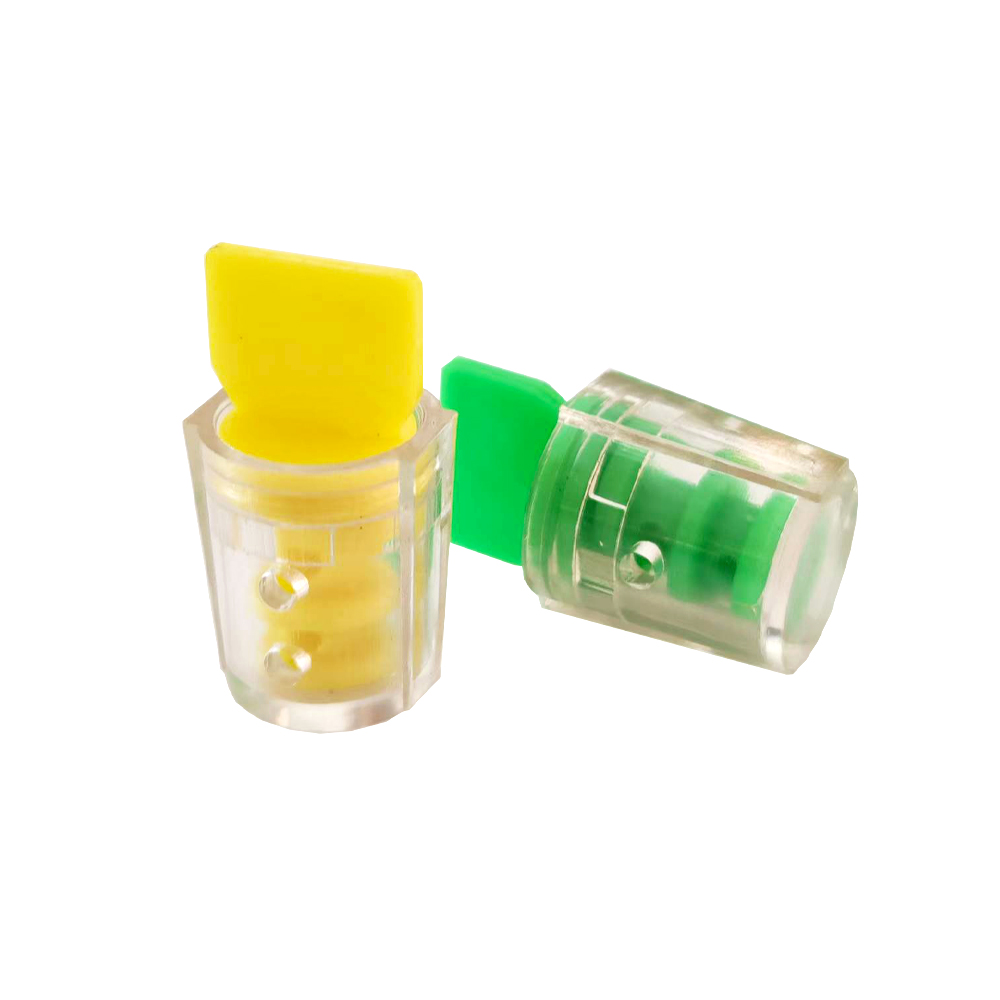 est de haute qualité et à faible coût is of high quality and low cost